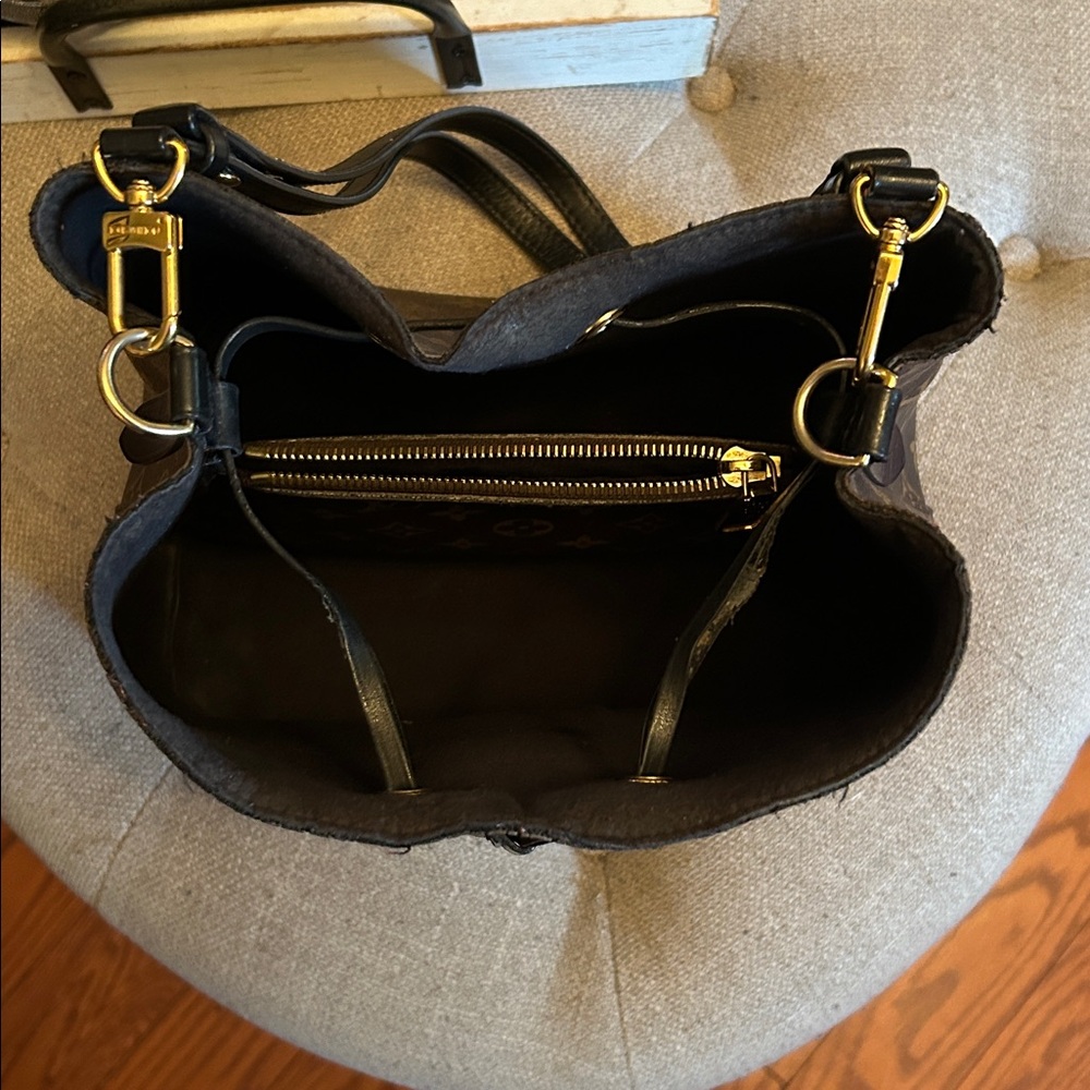 LOUIS VUITTON Monogram Neonoe MM in Black - Picture 14 of 15